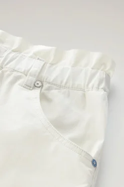 Pantaloni e pantaloncini><noscript><img width=