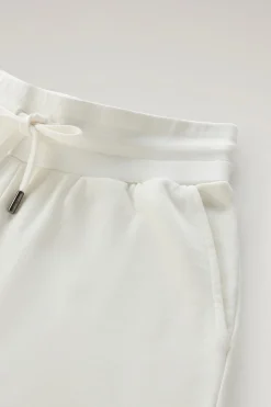 Pantaloni e pantaloncini><noscript><img width=