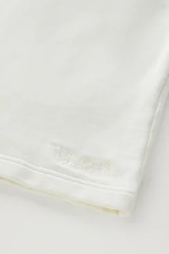 Pantaloni e pantaloncini><noscript><img width=