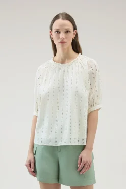 Camicie e giacche a camicia>Woolrich Blusa In Puro Cotone Ricamato Plaster White