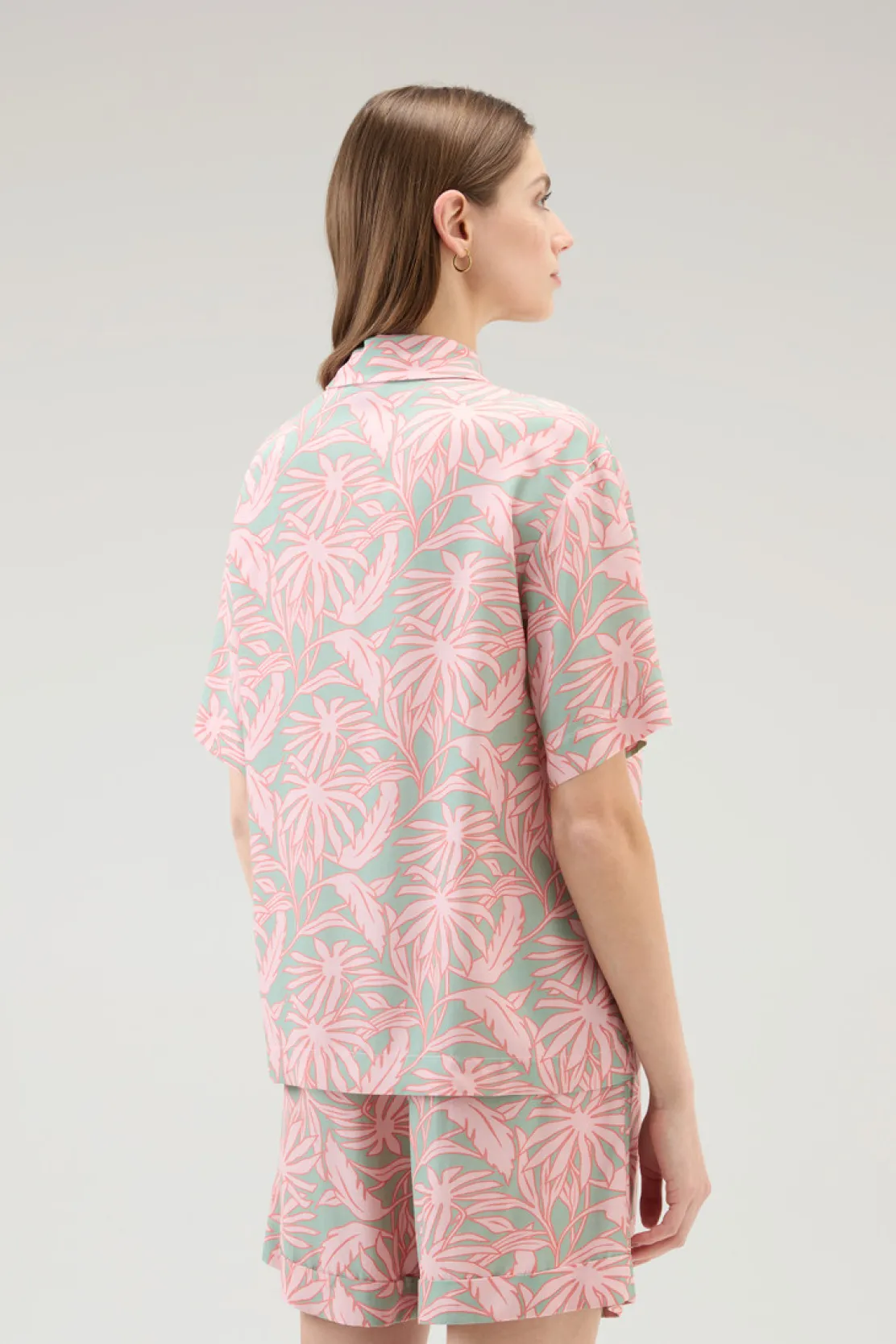 Camicie e giacche a camicia>Woolrich Camicia Con Stampa Tropical Coral Sand Flower