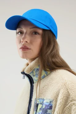 Cappelli e berretti|Cappelli><noscript><img width=