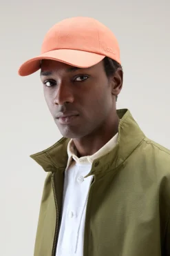 Cappelli e berretti|Cappelli><noscript><img width=
