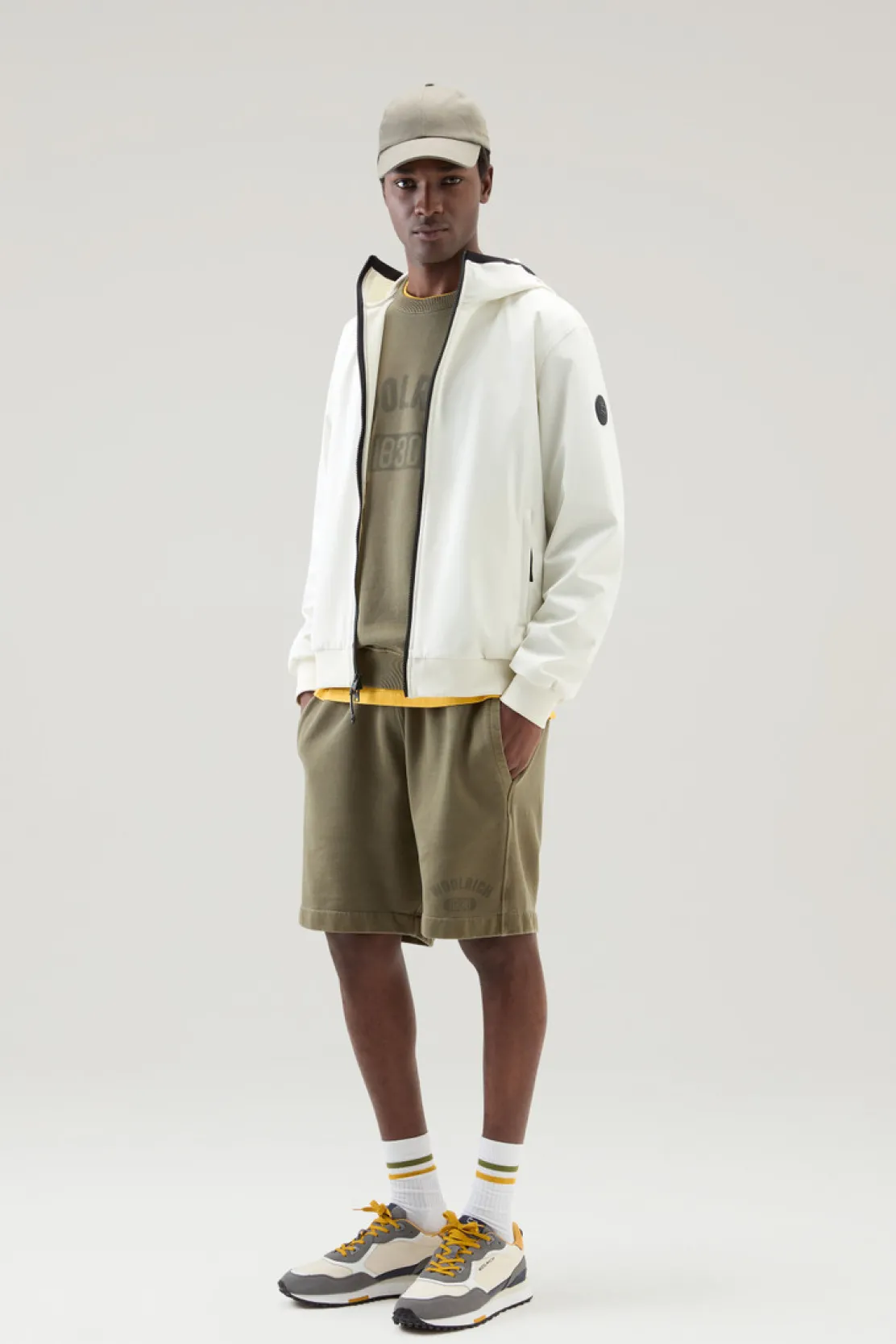 Felpe>Woolrich Felpa In Softshell Con Cappuccio Stone