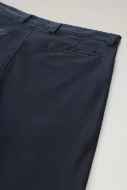 Pantaloni e pantaloncini><noscript><img width=