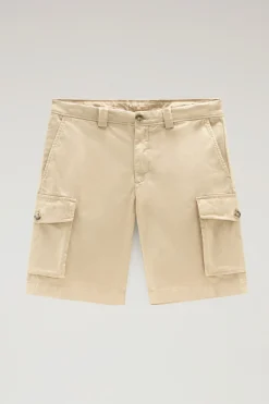 Pantaloni e pantaloncini><noscript><img width=