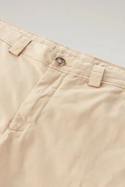 Pantaloni e pantaloncini><noscript><img width=