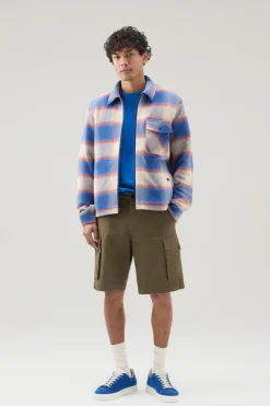 Pantaloni e pantaloncini>Woolrich Pantaloncini Cargo Tinti In Capo In Cotone Elasticizzato Lake Olive