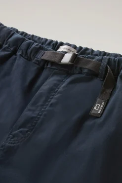Pantaloni e pantaloncini><noscript><img width=