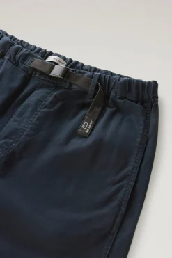 Pantaloni e pantaloncini><noscript><img width=