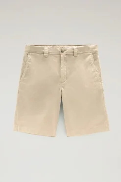 Pantaloni e pantaloncini><noscript><img width=