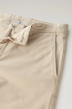 Pantaloni e pantaloncini><noscript><img width=