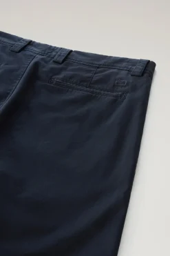 Pantaloni e pantaloncini><noscript><img width=