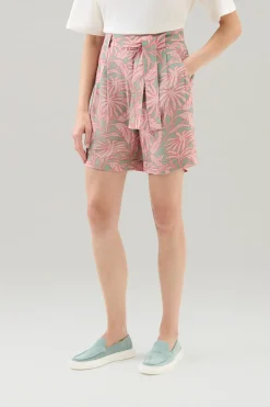 Pantaloni e pantaloncini>Woolrich Pantaloncini Con Stampa Tropical Coral Sand Flower
