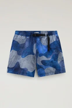 Pantaloni e pantaloncini><noscript><img width=
