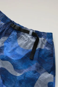 Pantaloni e pantaloncini><noscript><img width=