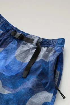 Pantaloni e pantaloncini><noscript><img width=