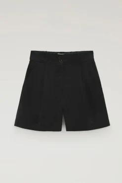 Pantaloni e pantaloncini><noscript><img width=