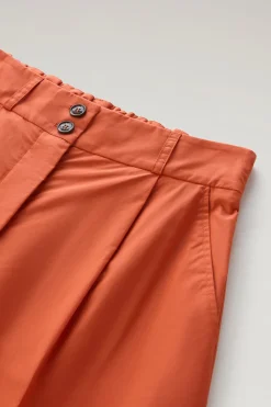 Pantaloni e pantaloncini><noscript><img width=