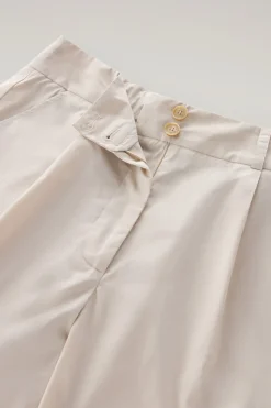Pantaloni e pantaloncini><noscript><img width=
