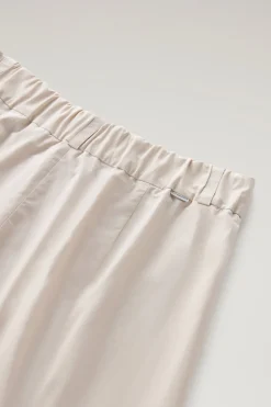 Pantaloni e pantaloncini><noscript><img width=