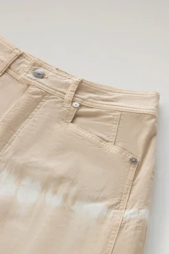 Pantaloni e pantaloncini><noscript><img width=