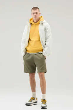 Pantaloni e pantaloncini>Woolrich Pantaloncini Sportivi Tinti In Capo In Puro Cotone Felpato Lake Olive