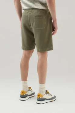 Pantaloni e pantaloncini><noscript><img width=