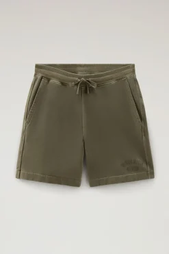 Pantaloni e pantaloncini><noscript><img width=