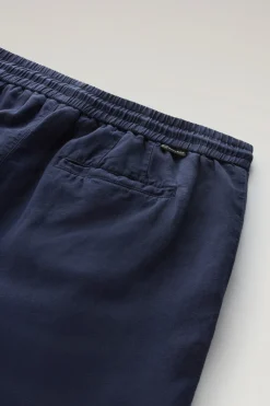 Pantaloni e pantaloncini><noscript><img width=