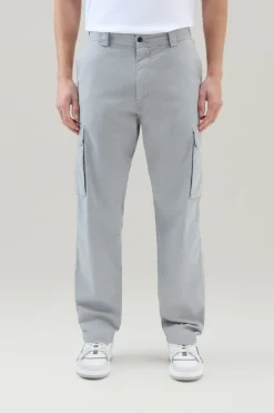 Pantaloni e pantaloncini>Woolrich Pantaloni Cargo Tinti In Capo In Gabardina Di Puro Cotone Mineral Grey