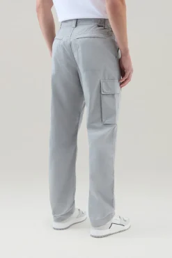 Pantaloni e pantaloncini><noscript><img width=