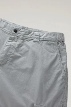 Pantaloni e pantaloncini><noscript><img width=