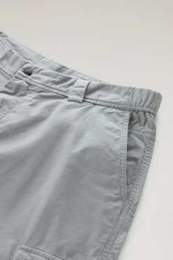 Pantaloni e pantaloncini><noscript><img width=