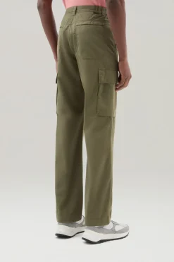 Pantaloni e pantaloncini><noscript><img width=