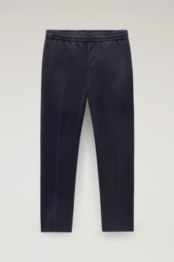 Pantaloni e pantaloncini><noscript><img width=