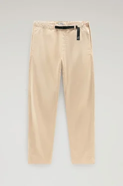 Pantaloni e pantaloncini><noscript><img width=
