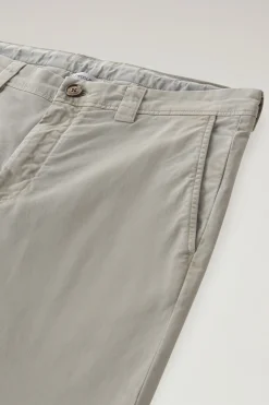 Pantaloni e pantaloncini><noscript><img width=