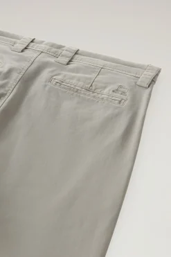 Pantaloni e pantaloncini><noscript><img width=