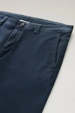 Pantaloni e pantaloncini><noscript><img width=