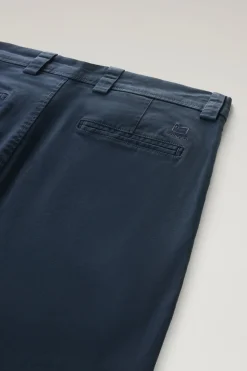 Pantaloni e pantaloncini><noscript><img width=