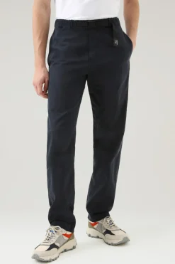 Pantaloni e pantaloncini>Woolrich Pantaloni Chino Tinti In Capo In Cotone Elasticizzato Con Cintura In Nylon Melton Blue