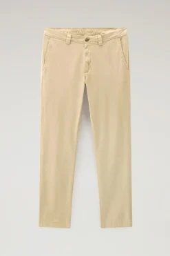 Pantaloni e pantaloncini><noscript><img width=