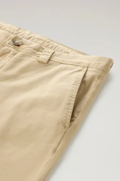 Pantaloni e pantaloncini><noscript><img width=
