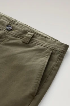 Pantaloni e pantaloncini><noscript><img width=