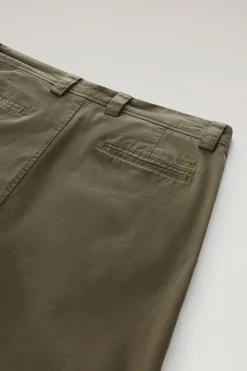 Pantaloni e pantaloncini><noscript><img width=