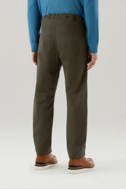 Pantaloni e pantaloncini><noscript><img width=