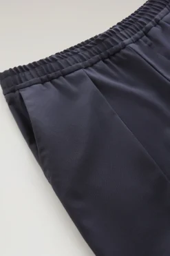 Pantaloni e pantaloncini><noscript><img width=