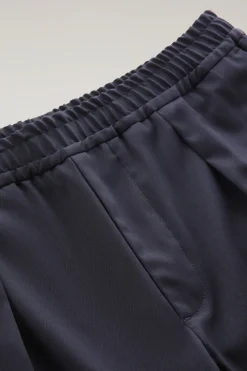 Pantaloni e pantaloncini><noscript><img width=