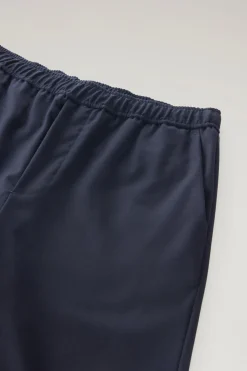 Pantaloni e pantaloncini><noscript><img width=